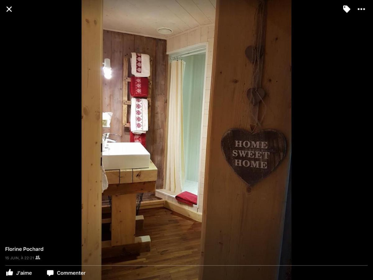 La Ferme De La-Haut B&B Le Haut-du-Them Exteriör bild